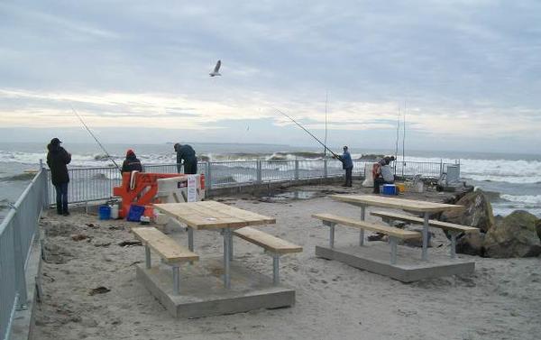 The Te Tumu cut groyne structure